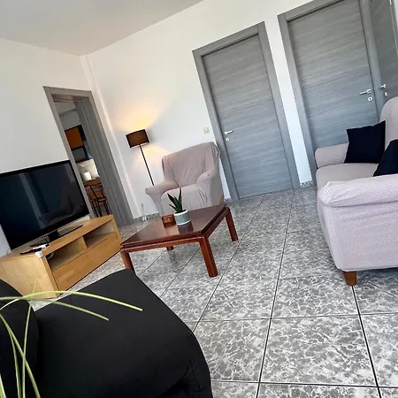 No9 Sea View & Bbq Flat *